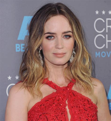 finally try vs salonist 5 3 medium gold brown for a look like emily blunt too