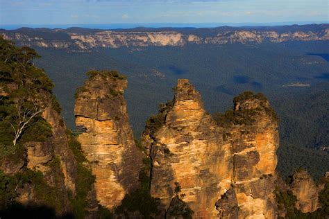 The Three Sisters Rock Formation Blue Mountains Australia Blue