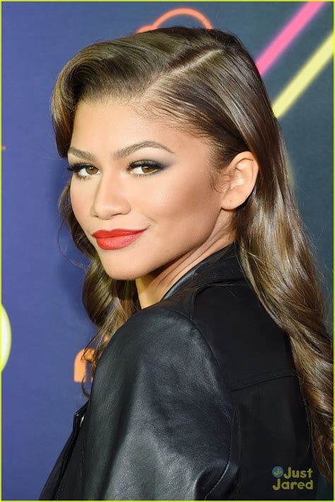 Zendaya Oozes Old Hollywood Glamour As She Arrives For The 2014