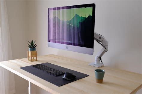 Imac Pro Minimalist Desk Imac Desk Setup Minimalist Desk Imac Desk
