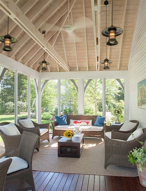 Amazingly Cozy And Relaxing Screened Porch Design Ideas