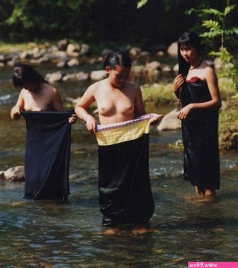 Naked Lady Bath At River Sexy Photos