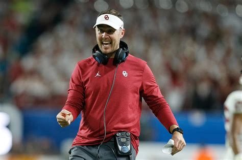 Oklahoma Sooners Football Hot Links Lincoln Riley Gives The Eyes Cale
