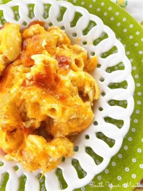 Smothered in a homemade onion and garlic gravy, and slow cooked in the crock pot until they are falling off the there's something about southern oxtails and gravy that just comforts my soul. Soul Food Southern Style Recipes For Easter Dinner / The 25 Most Famous Southern Food Recipes ...
