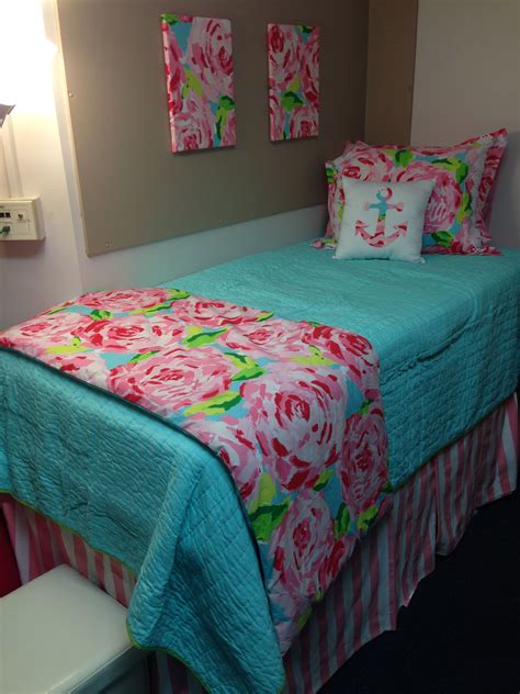 lilly pulitzer dorm room first impressions anchor pillow anchor pillow dorm room lilly