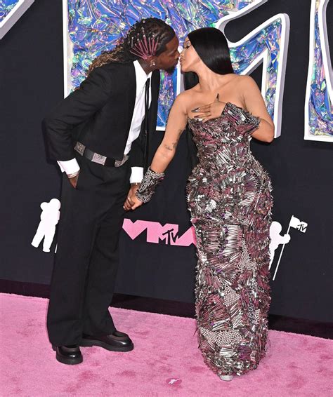 Cardi B Declares She Has Been Single For A Minute Now Amid Divorce Rumors 247 News Around