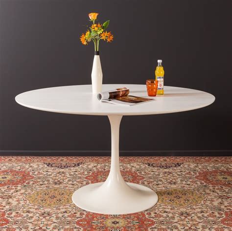 Original Tulip Dining Table By Eero Saarinen For Knoll International