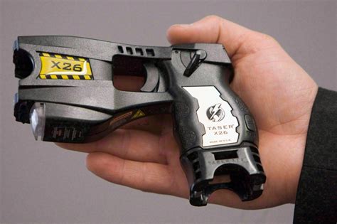 Ontario To Allow Police Officers To Carry Stun Guns Ctv News