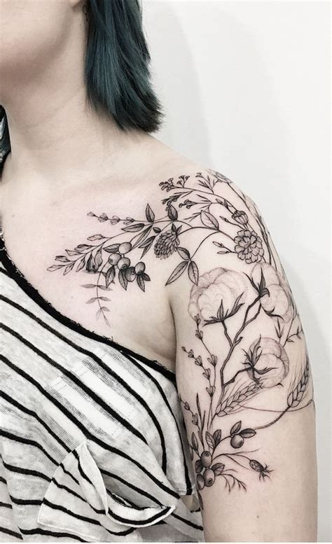 35 Most Beautiful Shoulder Tattoos For Women Shoulder Tattoo Design