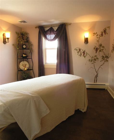 Pin By Dahlia Deadbolt On Massage Around The World Massage Room Decor Massage Room Massage