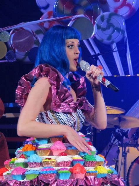 katy perry cupcake dress from her last tour teenage dream katy perry crazy outfits katy