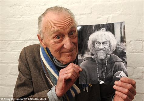 Based on the children's books, this series follows the adventures of worzel gummidge (jon pertwee), the talking scarecrow. Geoffrey Bayldon dead aged 93 | Daily Mail Online