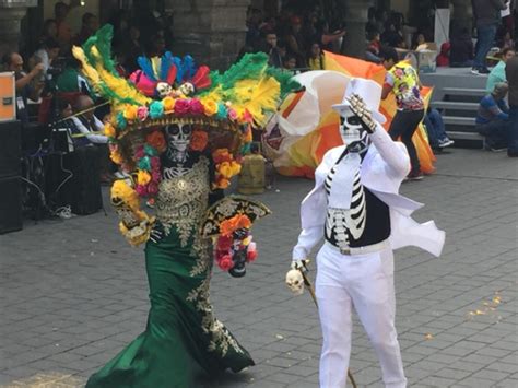Catrinas Charros Calaveras Color Y Alegría En Desfile Feria Tlaxcala