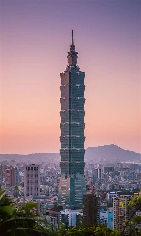 The observation level's operating hours are from 9 a.m. Taipei 101: el edificio más alto de Taiwan ...