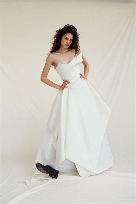 Https://tommynaija.com/wedding/vivenne Westwood Wedding Dress