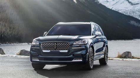 Best Midsize Luxury Suvs Of 2020 New And Used Carfax