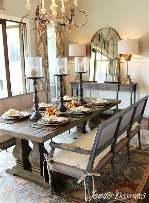 Here are some dining room table centeripece ideas to help decorate it. Fall Table Decorations That Are Easy and Affordable ...