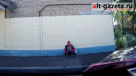 Ytpee Ytpeeclip Russian Woman Caught Peeing By Dashcam