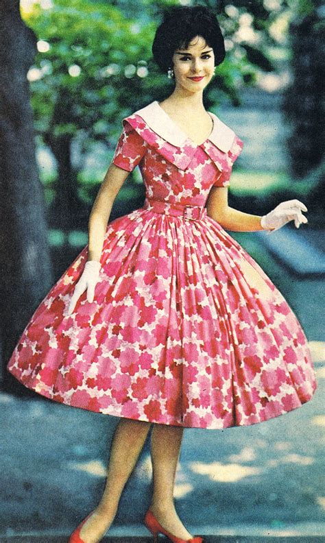Pretty Floral Dress Mccalls 1959 Womens Fashion Dresses Vintage