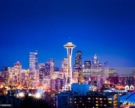 Seattle Skyline At Night High Res Stock Photo Getty Images