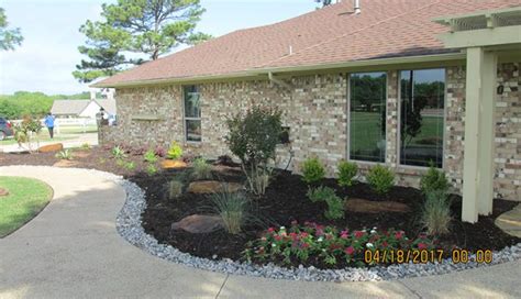 Ranch Front Yard Landscaping Tbn Home Petersons Landscape