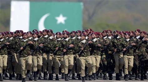 مشروع قانون في باكستان لتجريم انتقاد الجيش