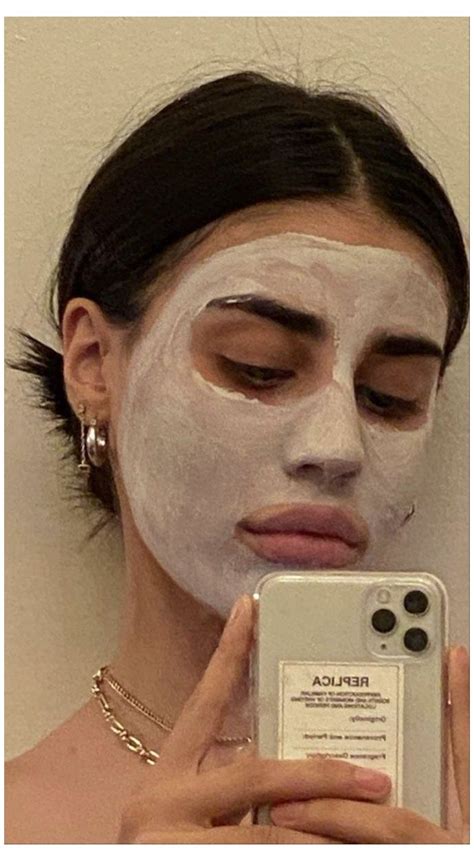 Iphone 11 Mirror Selfie Aesthetic No Face Aesthetic Face Mask