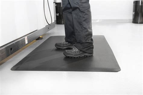 Anti Fatigue Floor Mats Benefits In The Workplace Safe Industrial