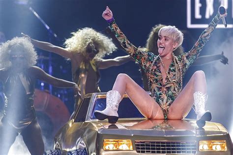 Miley Cyrus Ass Crotch Shots 16 Pics