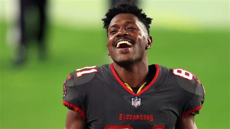 'Antonio Brown Is the Problem' for Buccaneers, NFL Reporter Says ...