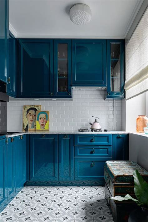 Acacia's inspiration photo gallery showcases the different ways you can use our beautiful apartment cabinets to revitalize your space, including a line of adaptable kitchen cabinets.when it comes to kitchen design for apartments, you can trust our expertise. 4 Tips And 25 Ideas To Design A Small Kitchen - DigsDigs