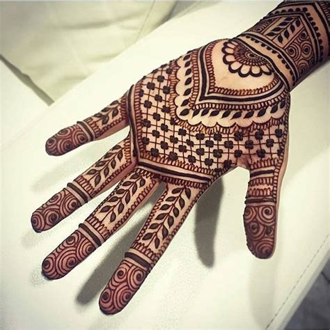 Palm Simple Mehndi Designs Inside Hand
