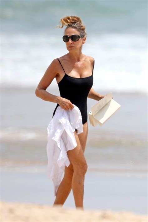 Sarah Jessica Parker Enjoys A Day At The Beach In The Hamptons New York