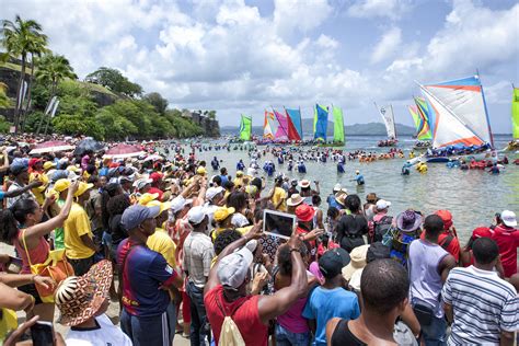 Le tour des yoles est un événement sportif majeur en martinique. Tour de la Martinique de Yoles Rondes - Office de Tourisme ...