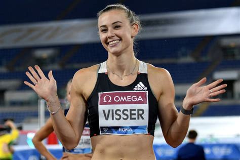 Nadine visser of â netherlands and pamela dutkiewicz of â germany during 100 meter hurdles semifinal for women at the olympic stadium in berlin at the european athletics championship. Nadine Visser - Fotos | IMAGO