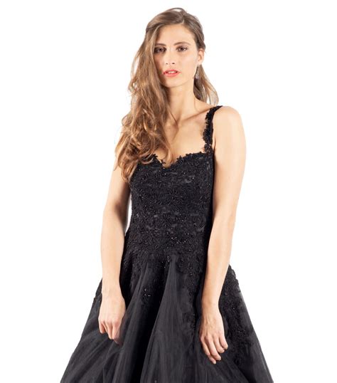 Brautmode in vielfältigen looks, ob sie ein langes, kurzes, schlichtes oder grandioses brautkleid für das urheberrecht liegt, soweit nicht ausdrücklich anders gekennzeichnet, bei lilly brautkleider. Schwarze Brautkleider | Große Auswahl | Braut Tempel