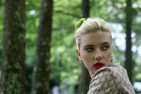 Download Bokeh Face Depth Of Field Blonde Lipstick American Actress Celebrity Scarlett Johansson