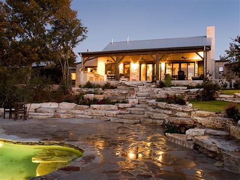Texas Hill Country Style Timeless Modern Farmhouse With Elegant Chic
