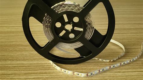 Ip20 Smd 2835 5mroll 30w 60w Led Strip Light With Kit And Adapter