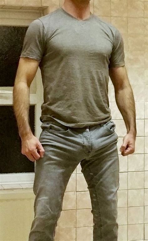 Major Bulging Crotch In Old Grey Jeans Homens Momentos Lindos Masculino