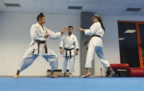 Karate Klub „senši“ Kako Do Crnog Pojasa Radio Kim