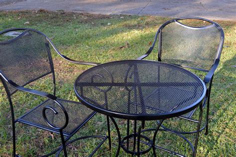 Powder coating finish extends the life of the furniture, making it more resistant to rust, chips and fading while exposed to the outdoor elements. Restore metal outdoor furniture to "like new"