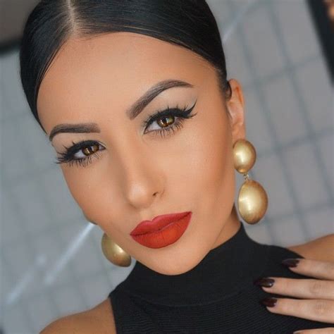 instagram photo by amrezy ⠀⠀⠀ ⠀⠀⠀ ⠀⠀⠀⠀⠀glamrezy🎨 iconosquare red lips makeup look red