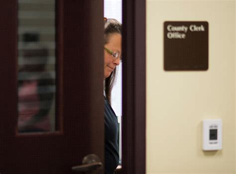 Same Sex Marriage Fight Kentucky Clerk Kim Davis To Appeal Contempt Of Court Ruling Latin