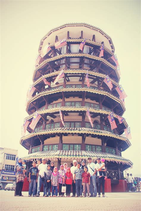 Nama majikan:majlis perbandaran teluk intan. Menara Condong Teluk Intan, Perak