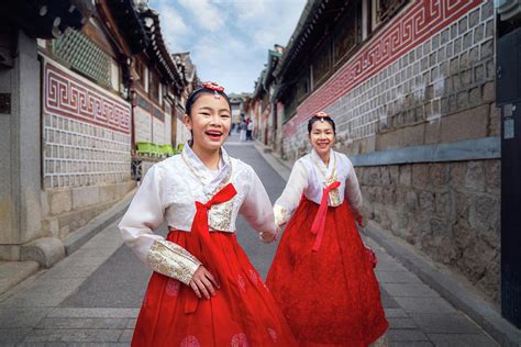 Korean Lady In Hanbok Photograph By Anek Suwannaphoom Pixels