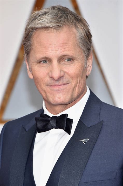 Viggo Mortensen In A Black Or Blue Tux At The 2017 Oscars