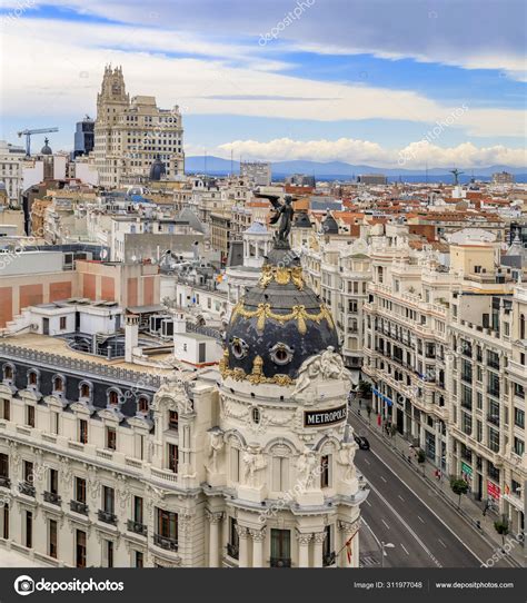 Vue A Rienne De Metropolis L Un Des Plus Beaux B Timents De Madrid