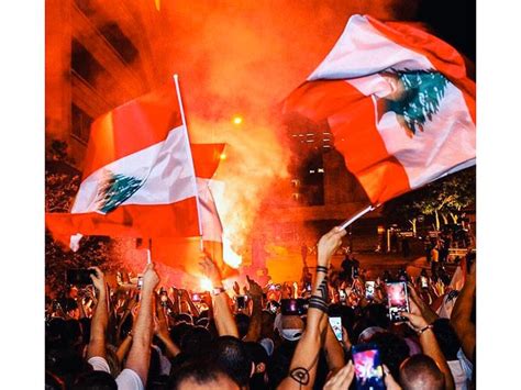 #لبنان_ينتفض سعد رمضان ماحدا خصو فينا نحنا حرين مظاهرات لبنان علمنا الناس كيف بيكونو المتظاهرين. مظاهرات غاضبة في لبنان عقب خطاب الحريري.. والشرطة تستخدم ...