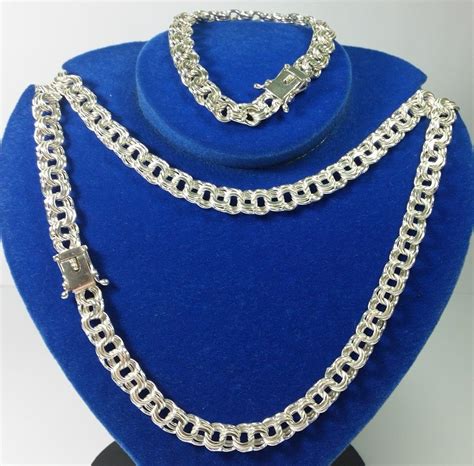 In a baroque dance suite an italian or french courante is typically paired with a preceding allemande, making it the second movement of the suite or the third if there is a prelude. Corrente Cordão Pulseira Prata 950 Elo Triplo 10mm Grossa ...